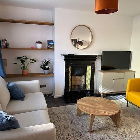 Revamped Holywood Town Centre House Apartment ภายนอก รูปภาพ