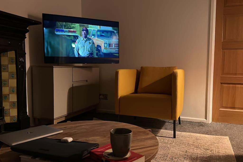 Revamped Holywood Town Centre House Apartment ภายนอก รูปภาพ